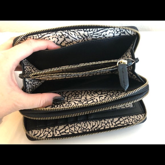 Handbags - * SALE 3/$20 * Big Soft multi compartment wallet